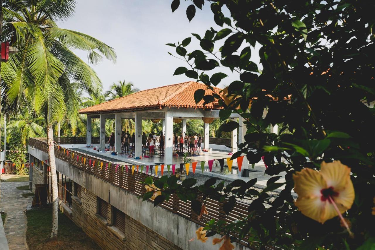 Utmt - Underneath The Mango Tree Spa & Beach Resort ديكويلاّ تين المظهر الخارجي الصورة